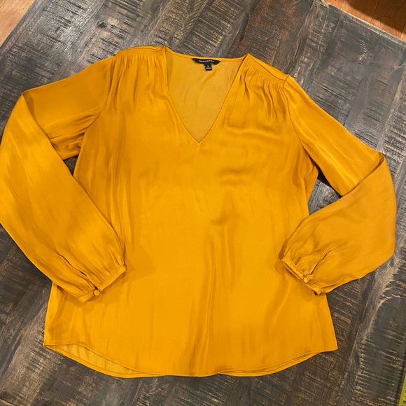 Banana Republic Silky V-neck Blouse Shirt Small Pumpkin Long Sleeve Top Shirt - Picture 1 of 6